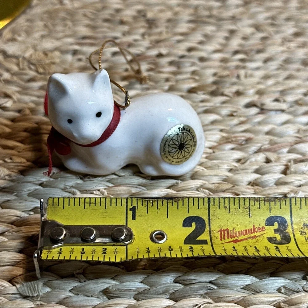 Vintage Takahashi White Porcelain Cat Figurine Ornament‎ Japan 1 1/4